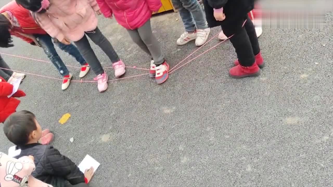 皮筋最新跳法，跃动友情日常，展现独特魅力！