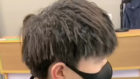 男生摩根烫最新流行趋势与友情故事背后的发型变迁