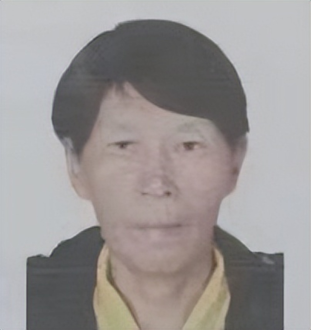 杨妞花与余华英的深情对视，15秒回忆与指南