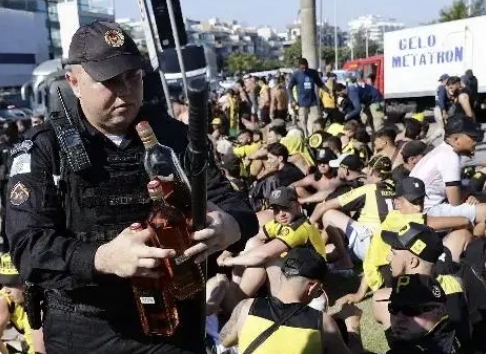 南美解放者杯赛前骚乱事件深度解析，原因及影响探讨