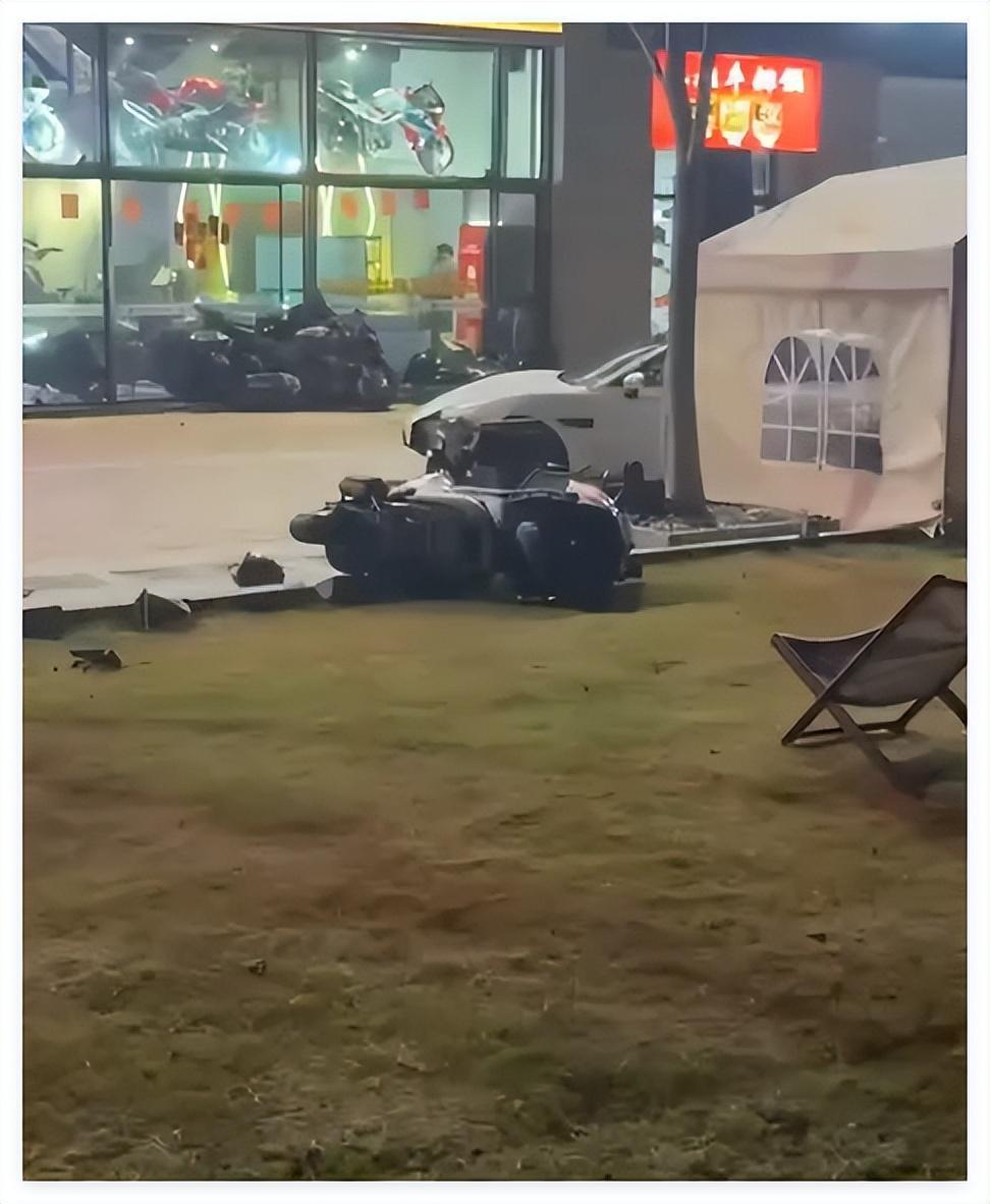 男子开小米SU7冲撞摩托车事件，力量与励志的启示，警方通报处理结果