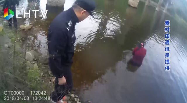 女子轻生意外引燃下水道背后的友情与日常趣事，悲剧中的温暖人心时刻