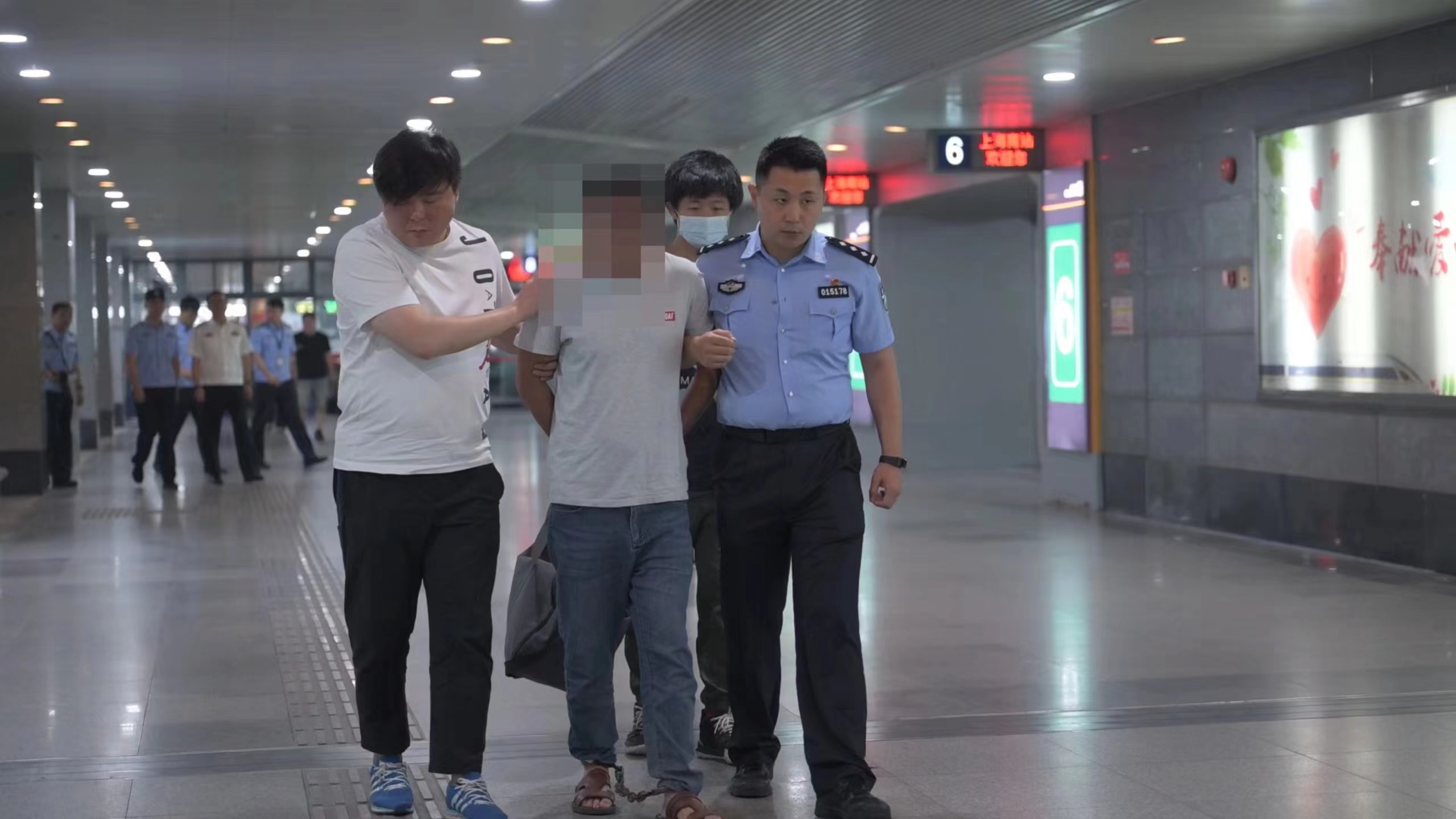 新警热血出击，四个月内擒获24名嫌疑人！