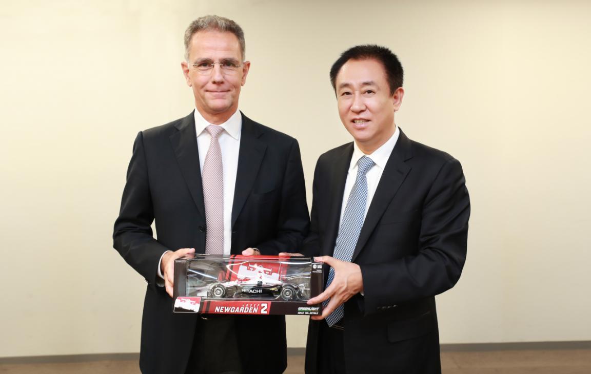全国五一劳动奖章得主许家印的高科技产品盛宴，领略前沿，体验未来创新之路
