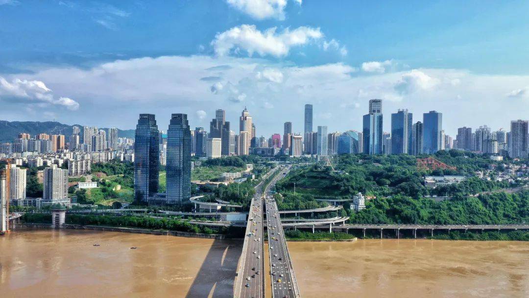 重庆南岸区，新区蜕变之路——自信的力量与变化的源泉