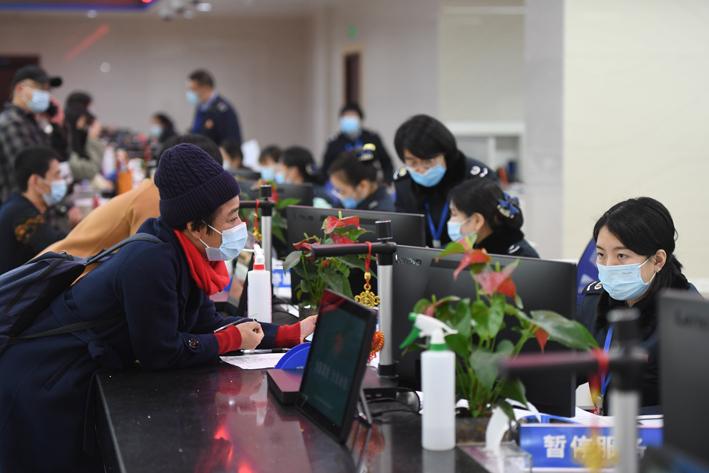 国新办解析前三季度经济情况，全面洞察与分析报告出炉