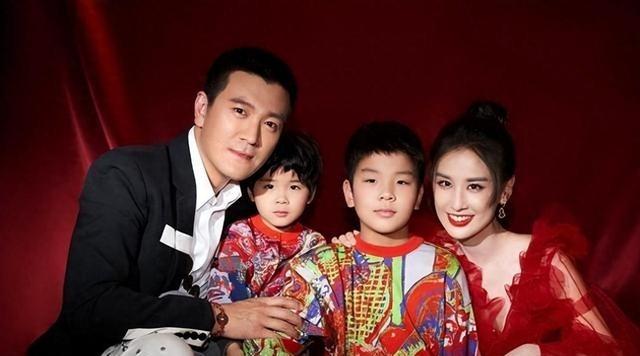再见爱人导演辟谣黄圣依杨子遵循剧本，探寻真实情感与创作的界限
