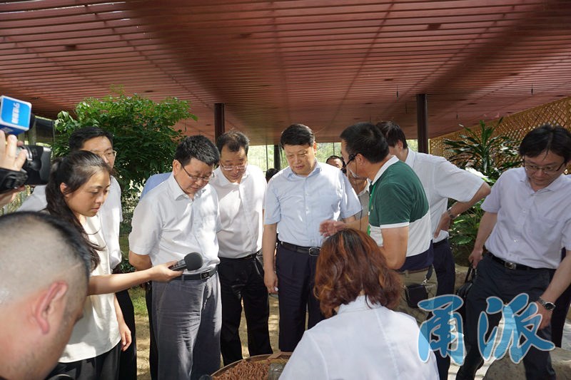 唐一军被逮捕背后的自然鼓舞之旅