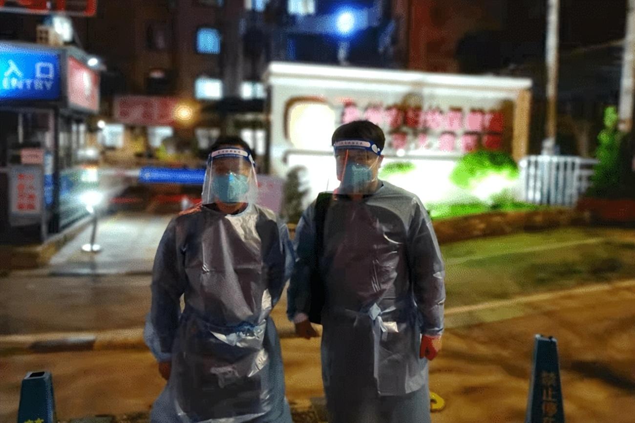 深圳小区突发火灾，多次爆炸声响起，邻里温情展现时刻