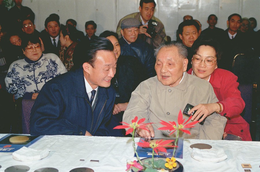 吴邦国同志生平概览，高科技产品贡献篇