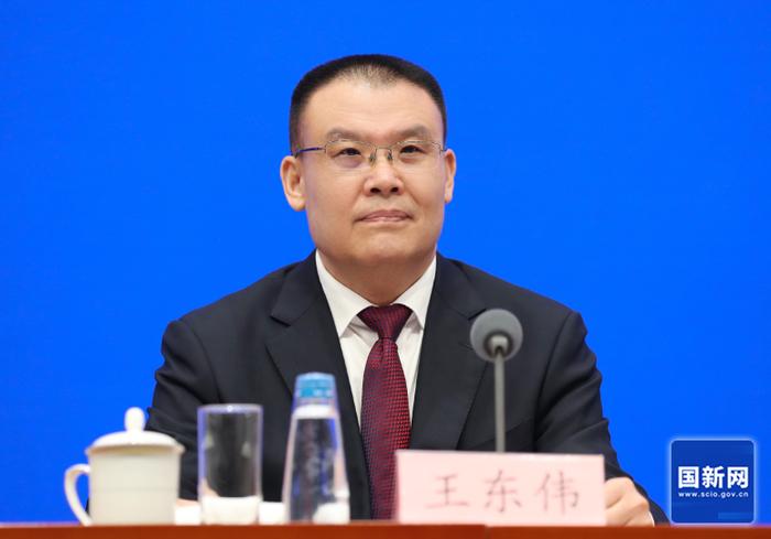 财政部一正三副主要负责人见证，科技重塑未来，全新高科技产品震撼发布！