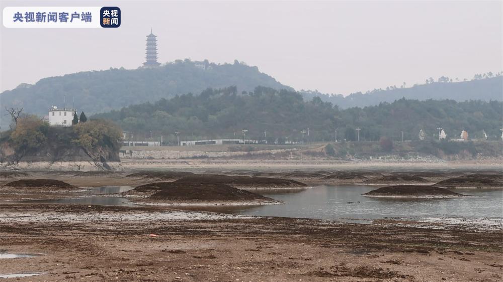 江西鄱阳湖畔水位危机与友情小事，极枯水位下的故事与挑战