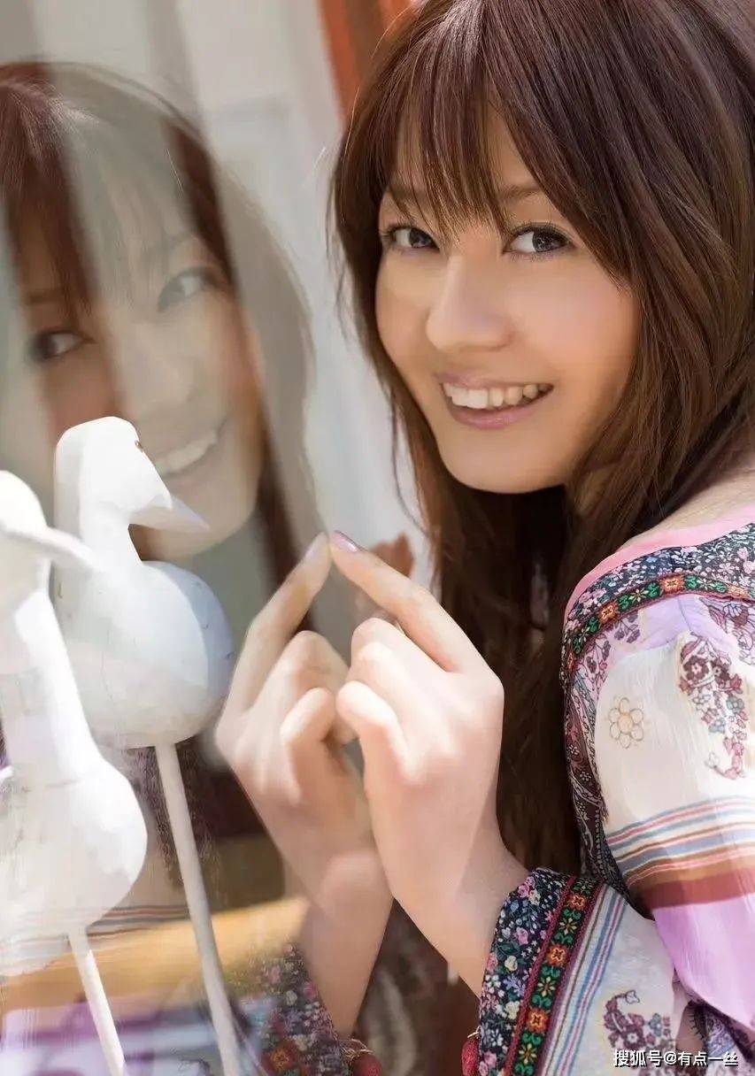 石原莉奈最新动态惊艳亮相时刻！