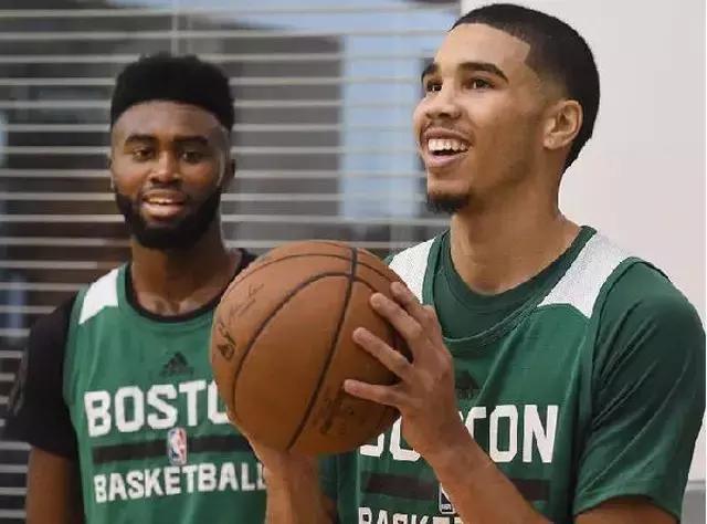 NBA最前线最新一期，变化中的自信与成就感的展现