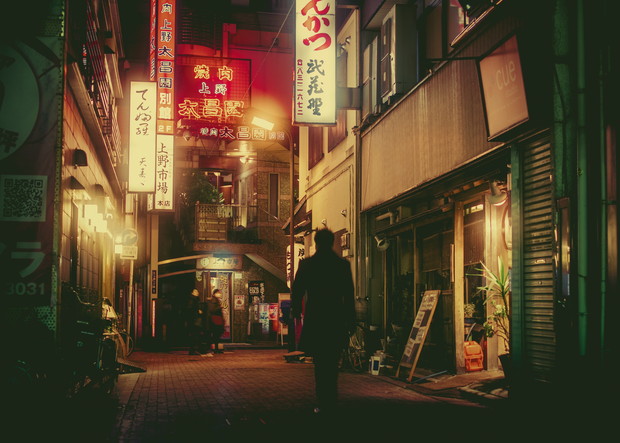 午夜频道最新午夜,午夜频道最新午夜，小巷深处的特色小店探秘