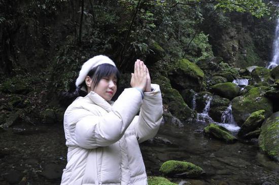 巫哲最新作品，与自然美景的亲密之旅，探寻内心平和与喜悦的旅程