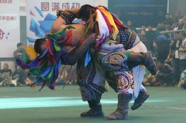 拳星时代最新比赛，小巷热血战场与特色小店揭秘