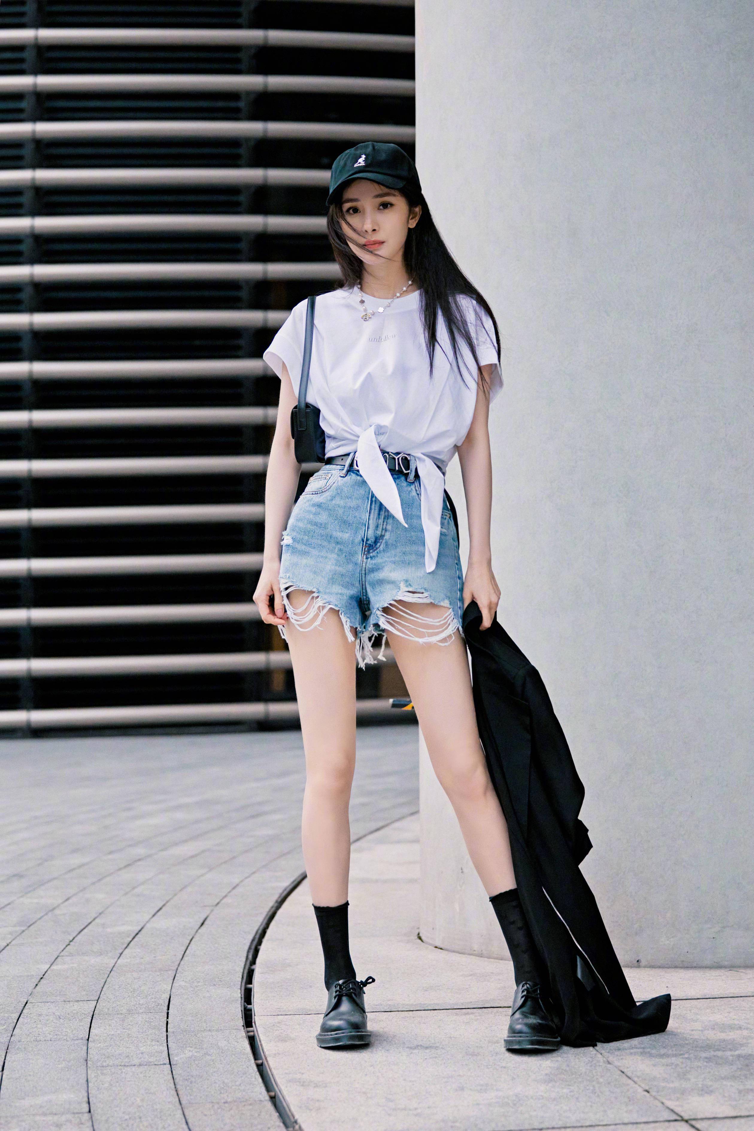 探索时尚秘境，2017年新款女裙的魅力与风采