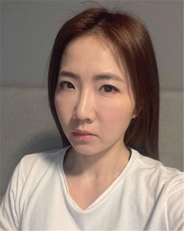 涉黄问题警示，捉小三在床视频引发道德伦理与社会价值观冲突