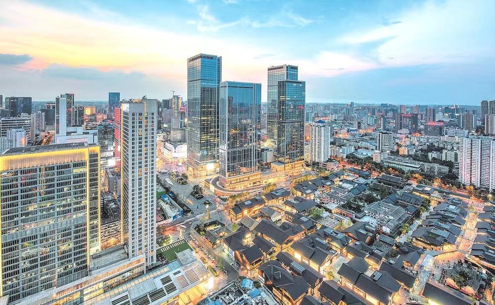 成都中心改造最新动态，自然美景探索之旅启程