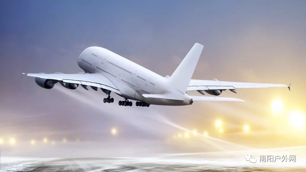 美国航空最新状况,美国航空最新状况，科技重塑飞行体验