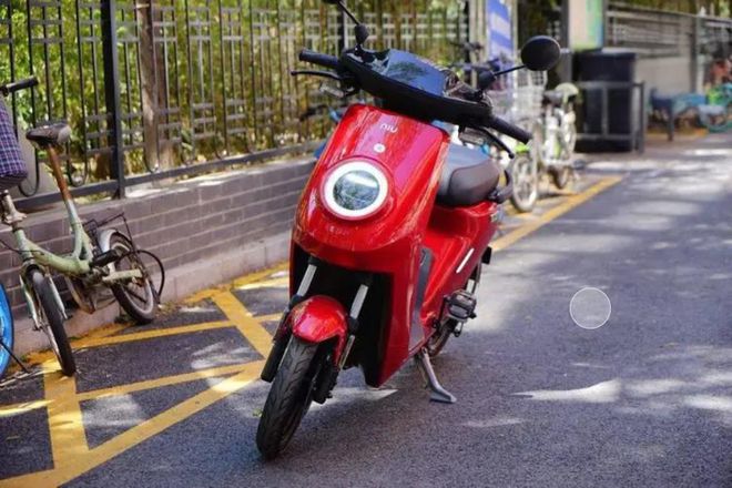 低速电动车最新动态，小巷深处的绿色出行革新