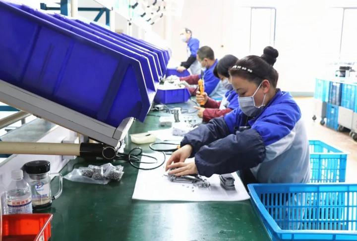 永贵电器革新领先，科技前沿引领电器新时代