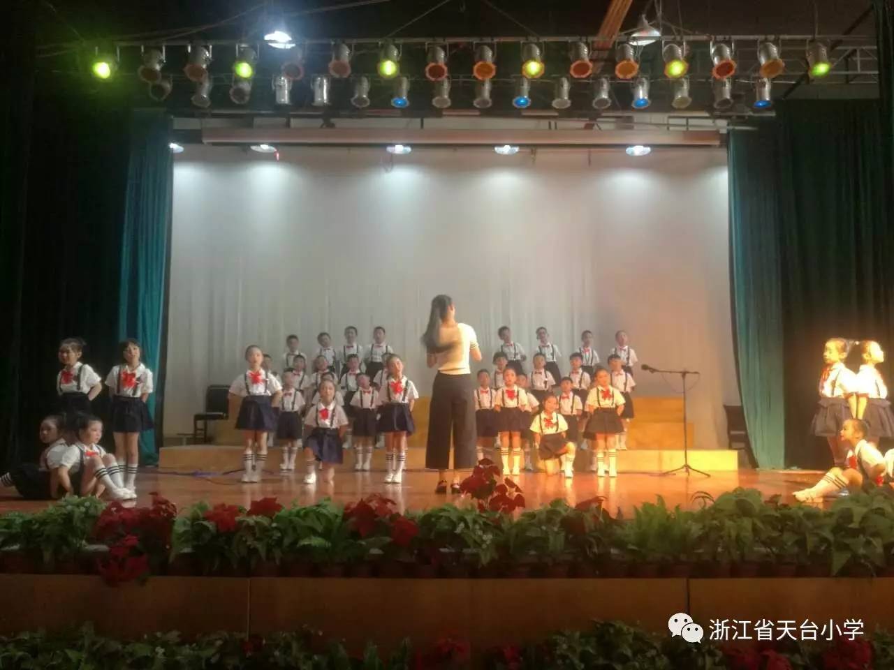 西安酒吧最新排名，夜颂歌中的变化、自信与成长