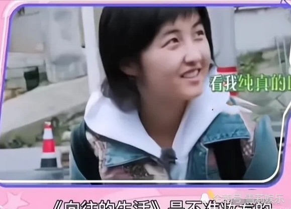 张子枫，星途璀璨还是低调前行？最新动态揭秘。