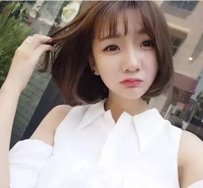 最新留海女时尚潮流指南，引领潮流的留海发型指南