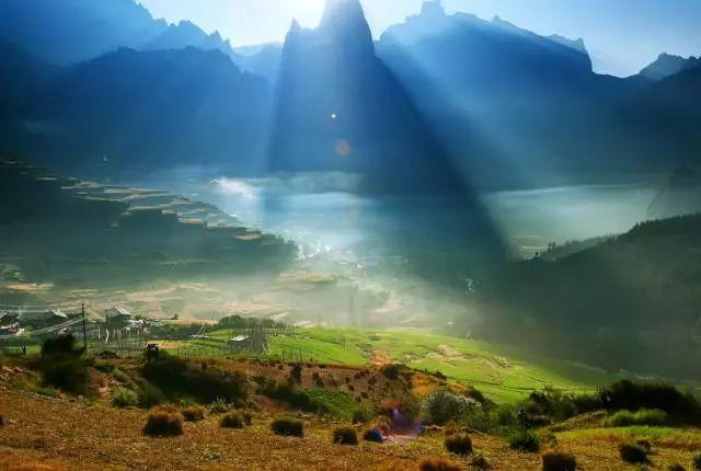 李战旻最新探险之旅，与自然美景的浪漫约会，探寻内心平和的旅程