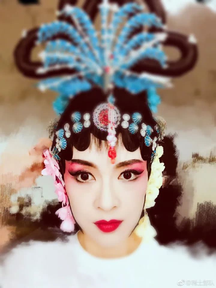 最新青衣演员，变化中的学习之旅，自信成就的力量之路
