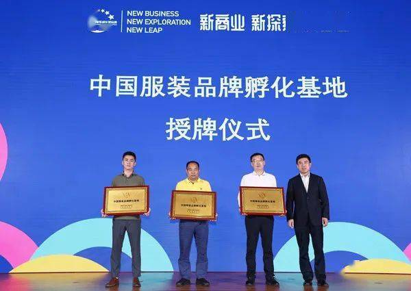 探索时代浪潮中的共同话题与成长轨迹，同龄人的最新话题与成长探索