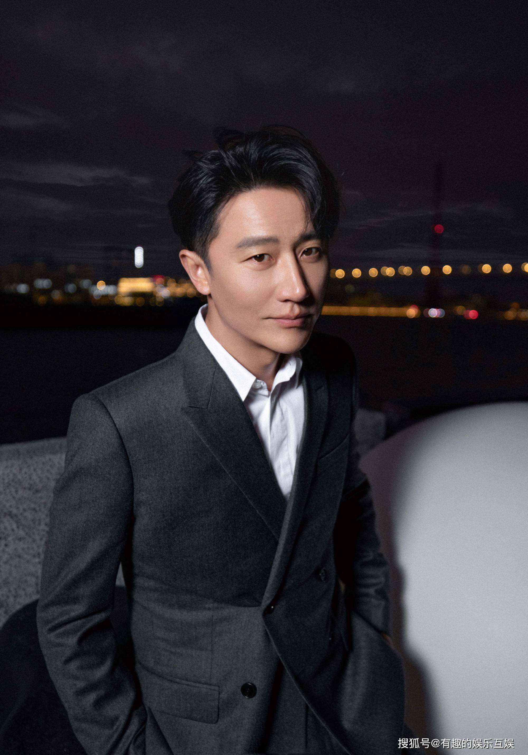 黄轩，科技巨献中的璀璨之星，演绎新时代的魅力演员简介