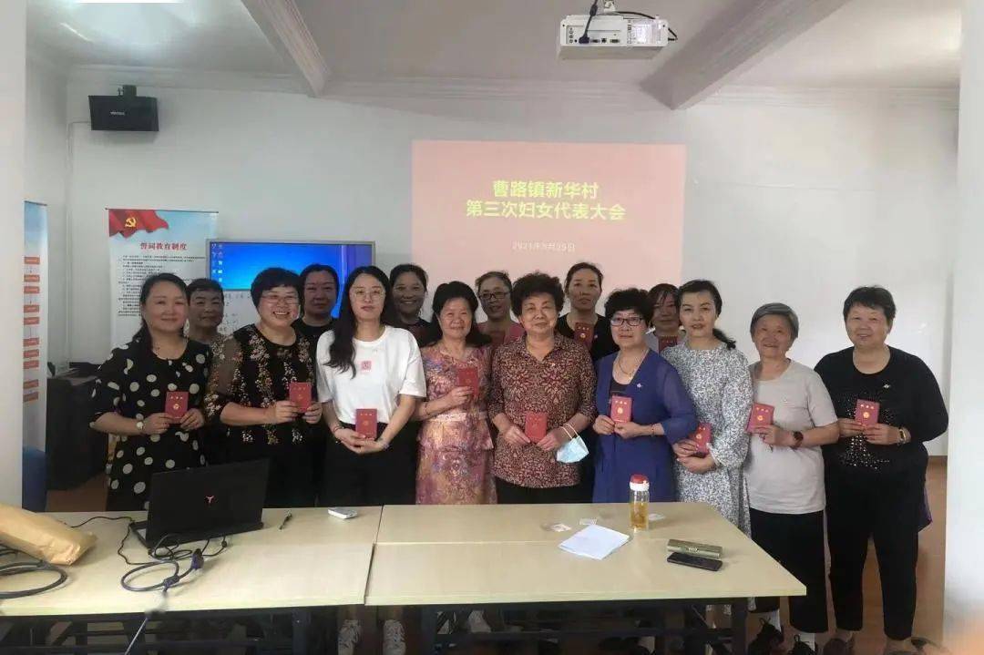 色河马启航新征程，探索变化的力量与自信的魔法