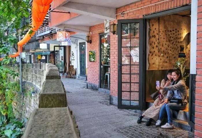 上海新房揭秘与小巷独特小店探寻指南