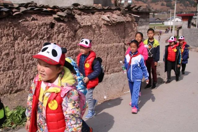 啪啪最新动态，自然美景探索之旅，寻觅内心平和之地
