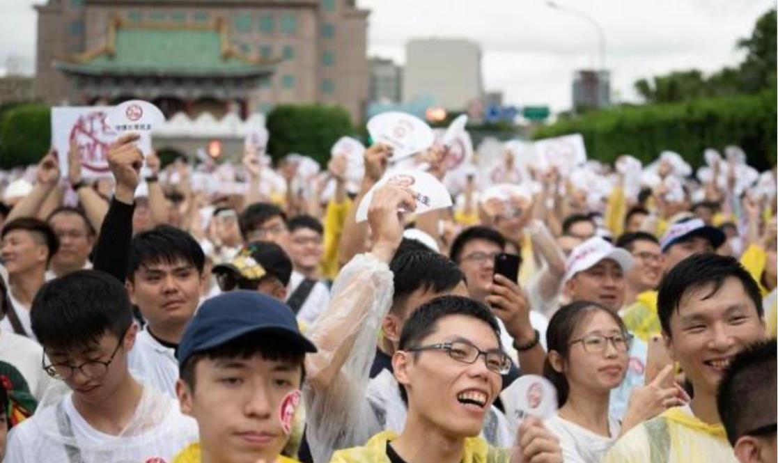 台湾男明星风采揭秘，日常趣事与情感纽带全解析
