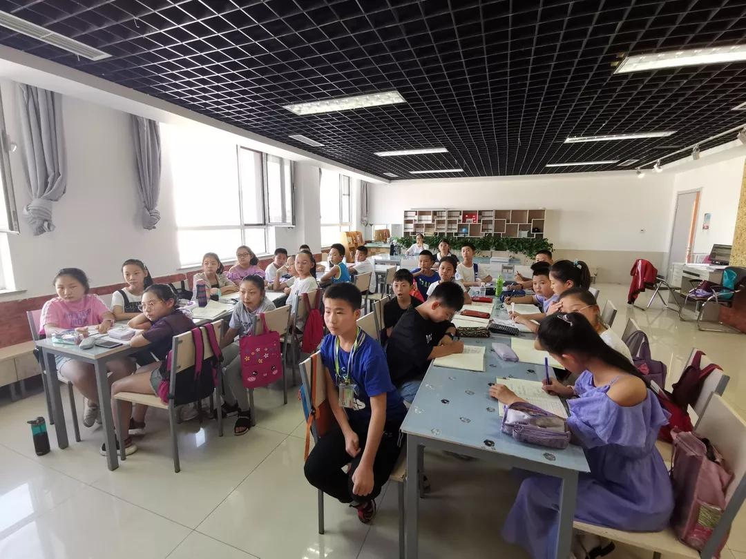 青少年文学比赛全新科技神器激发创意，引领未来文学风潮！