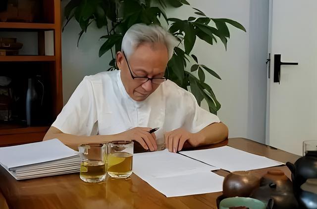 帕金森治疗最新进展，小巷深处的医学奇迹与特色小店揭秘